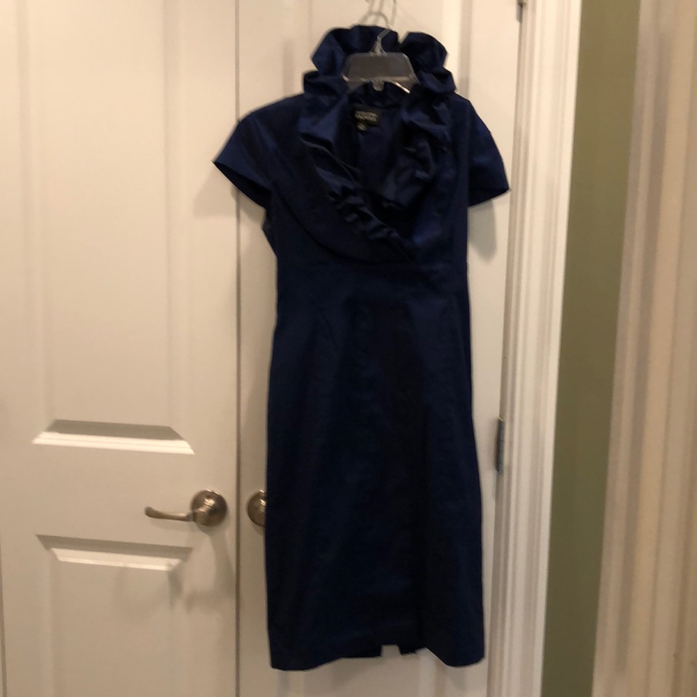 GUC Adrianna Papell blue size 4 semiformal dress